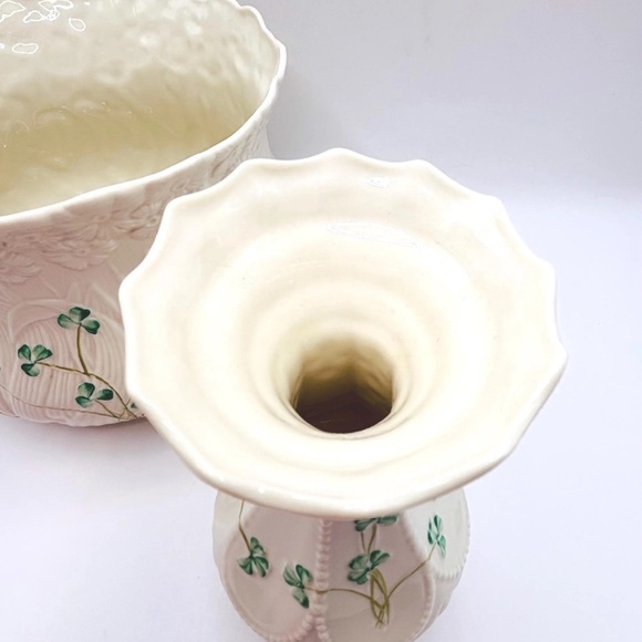 Belleek Pottery Four Leaf Clover Island Vase & Daisy Planter - Picture 13 of 13